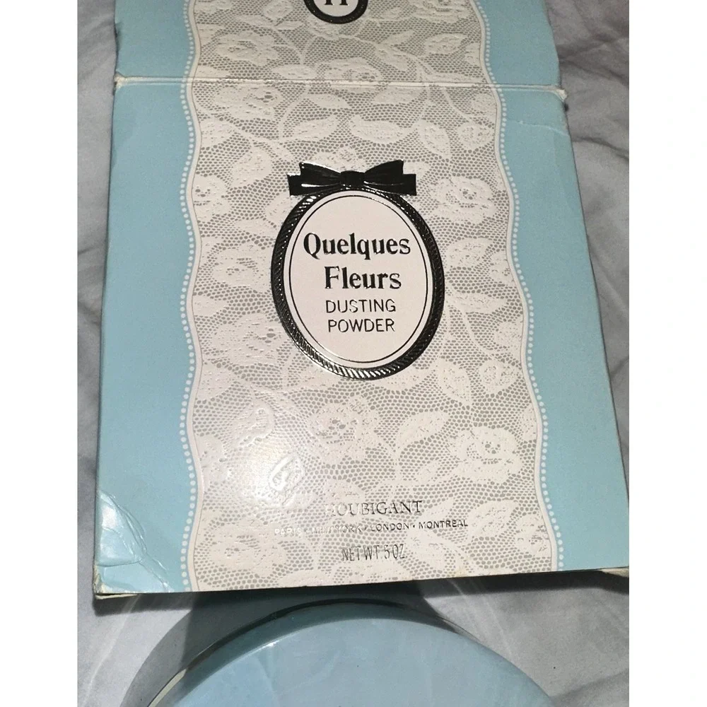 Vintage Houbigant Queiques Fleurs Dusting Powder‎